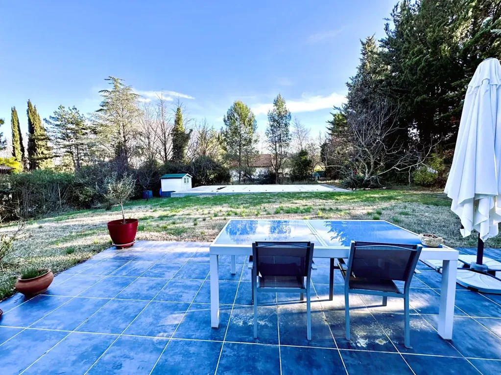 Terrasse - Villa Moderne avec Piscine à Saint-André-de-Sangonis