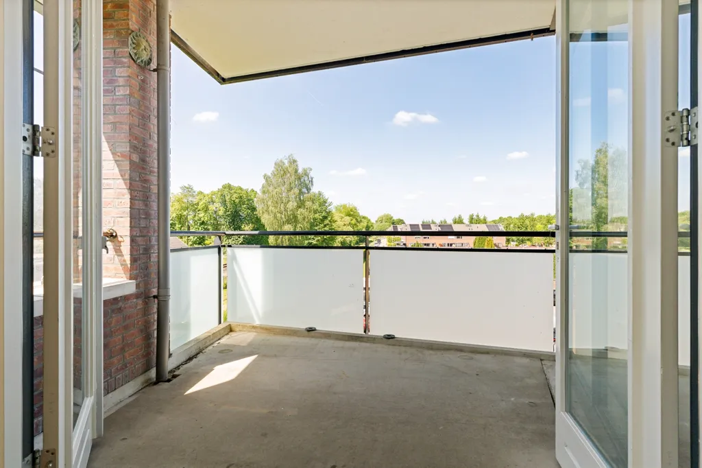 Balcon - Portiekflat with Balcony in Enschede