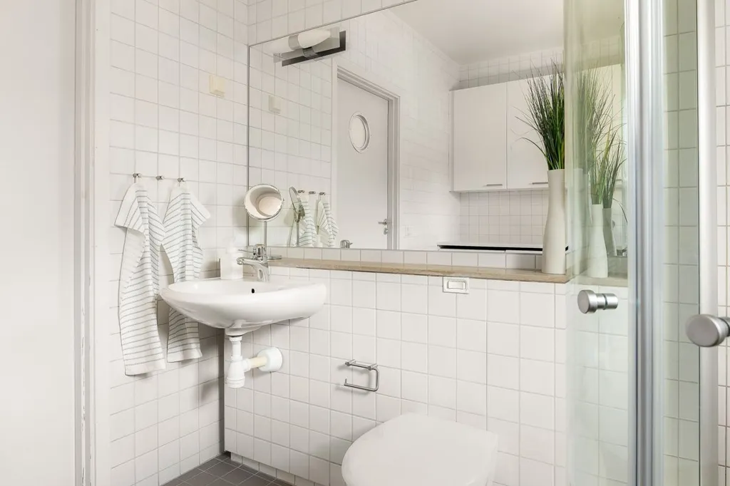 Vannitoad - Modern Apartment with Waterfront Proximity in Saltsjöqvarn