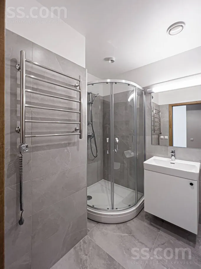 Vannitoad - 2-Bedroom Apartment with Balcony in Riga Centre