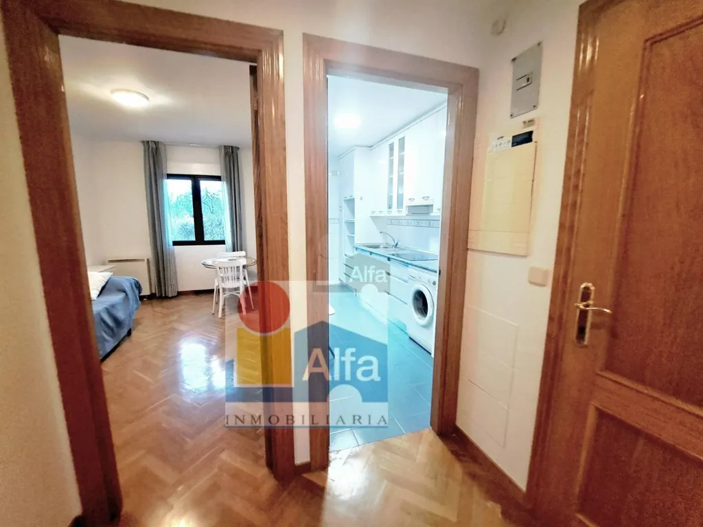 Esik - Apartment with Garage in Rural Area, Madrona