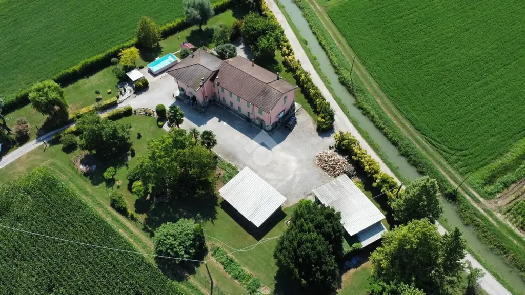 Õhuvaade - Restored Villa with Multiple Apartments in Borgo Virgilio