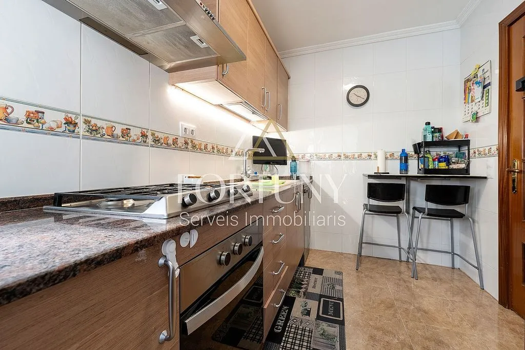 Köök - Apartment with Balcony in La Granja, Tarragona