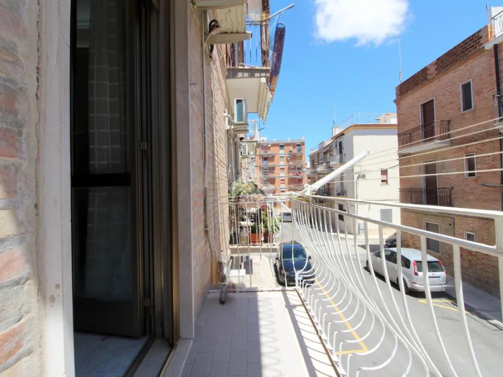 Rõdu - Modern 3-Bedroom Apartment in Lucera