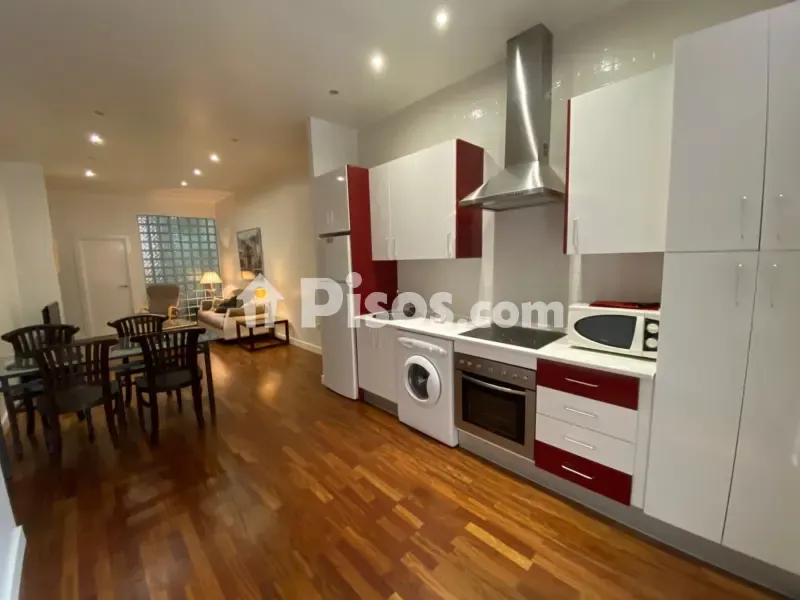 Köök - Ample 1-Bedroom Apartment with Balcony in Old Town