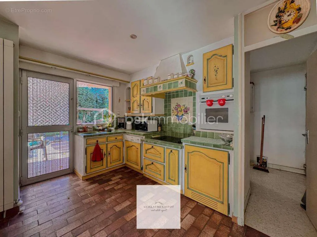 Cuisine - Villa d'Architecte avec Piscine et Parc Arboré