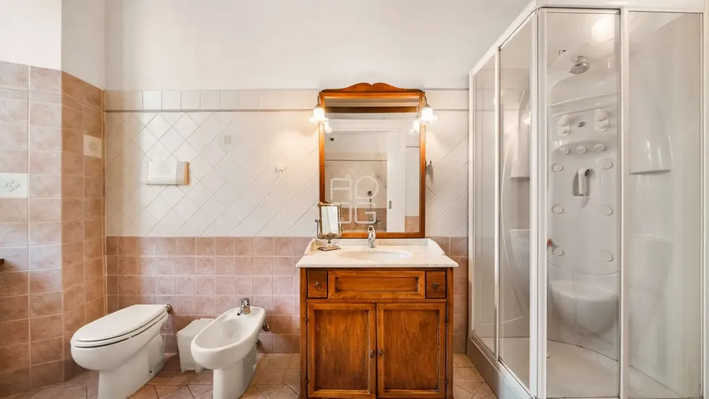 Salles de bain - Historic House with Private Garden in Lonato