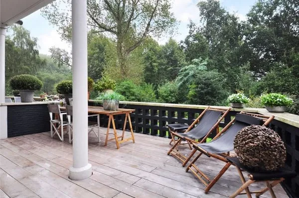 Terrace - 2-Bedroom Apartment with Park View in Den Haag