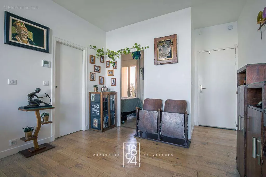 Entrée - Duplex T4 avec Vue Mer Panoramique à la Corniche