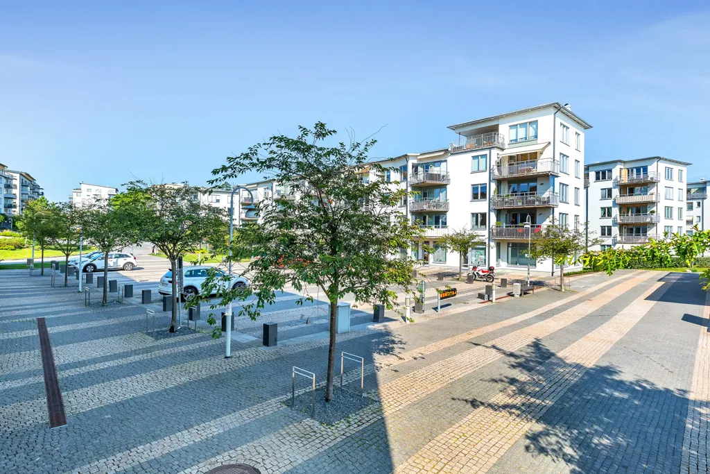 Jardin - Sunny Balcony Flat in Hägernäs