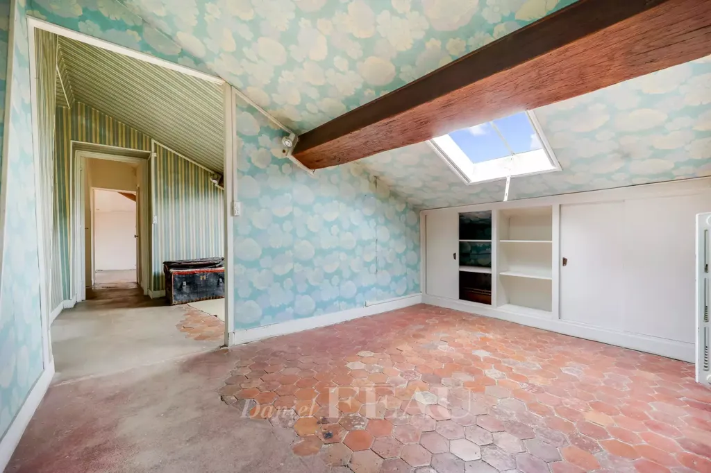 Toad - Elegant 4-Bed Apartment with Courtyard View in Versailles