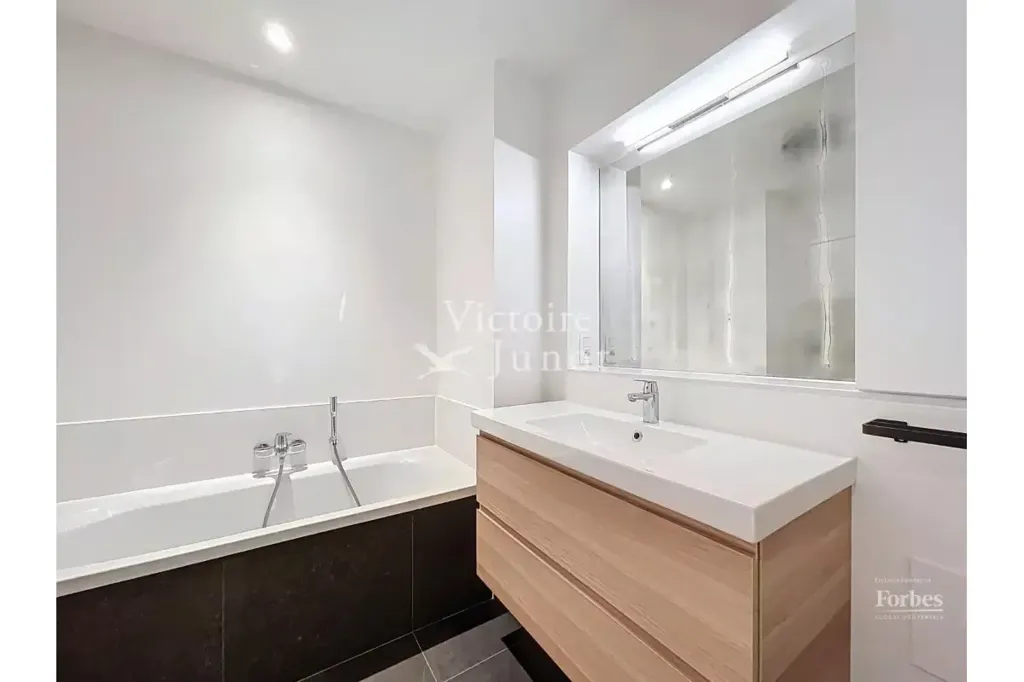 Bagni - Bright Apartment with Terrace in Forest