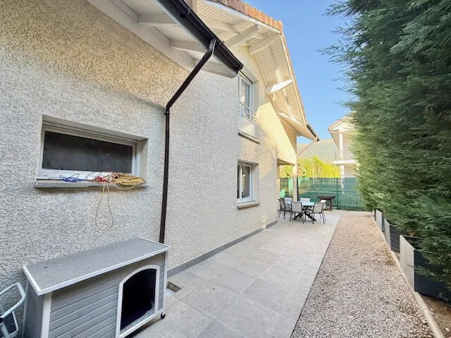 Garden - Linked Villa with Large Terrace in Saint-Genis-Pouilly