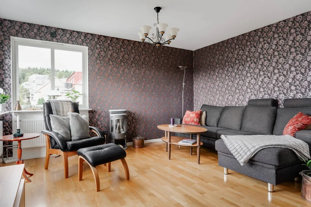 Elutuba - Renovated Three-Bedroom with Balcony in Bergdalen