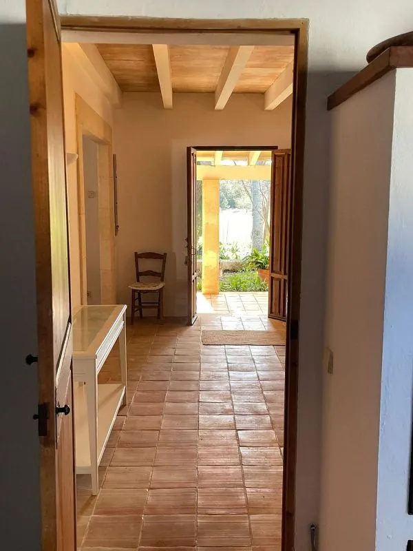 hallway_entrance