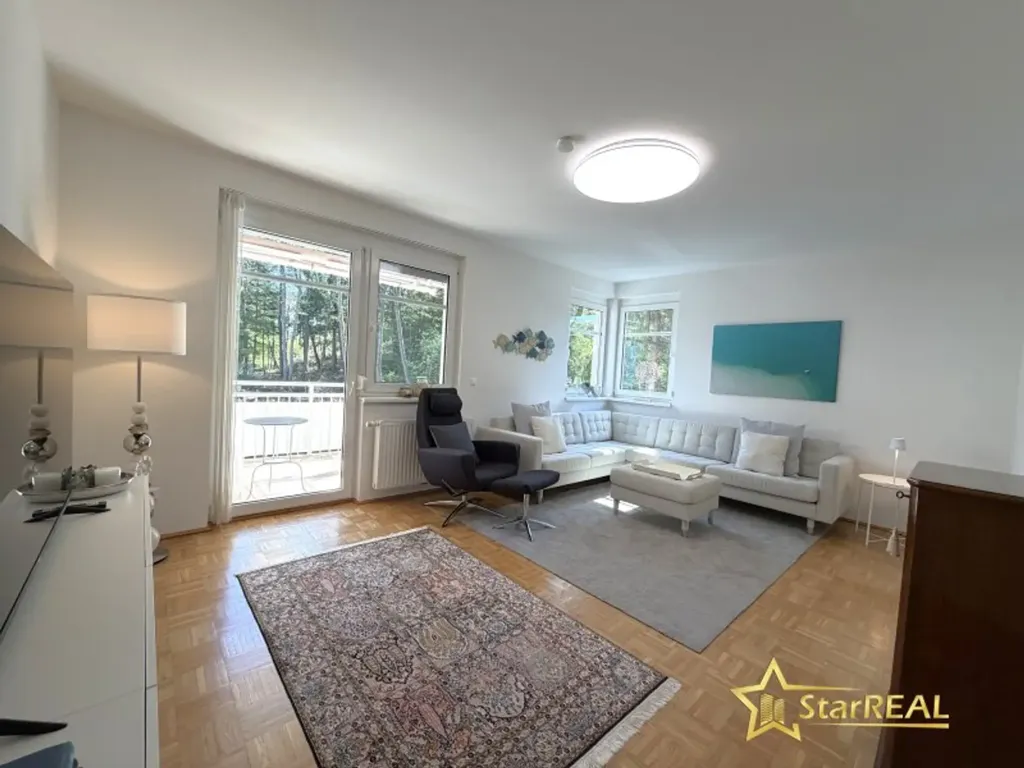 Séjour - Möblierte 3-Bedroom Apartment with Balcony in Velden Centre