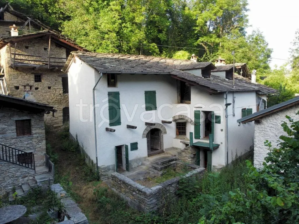 Välivaade - Rustic House with Garden in Frassino