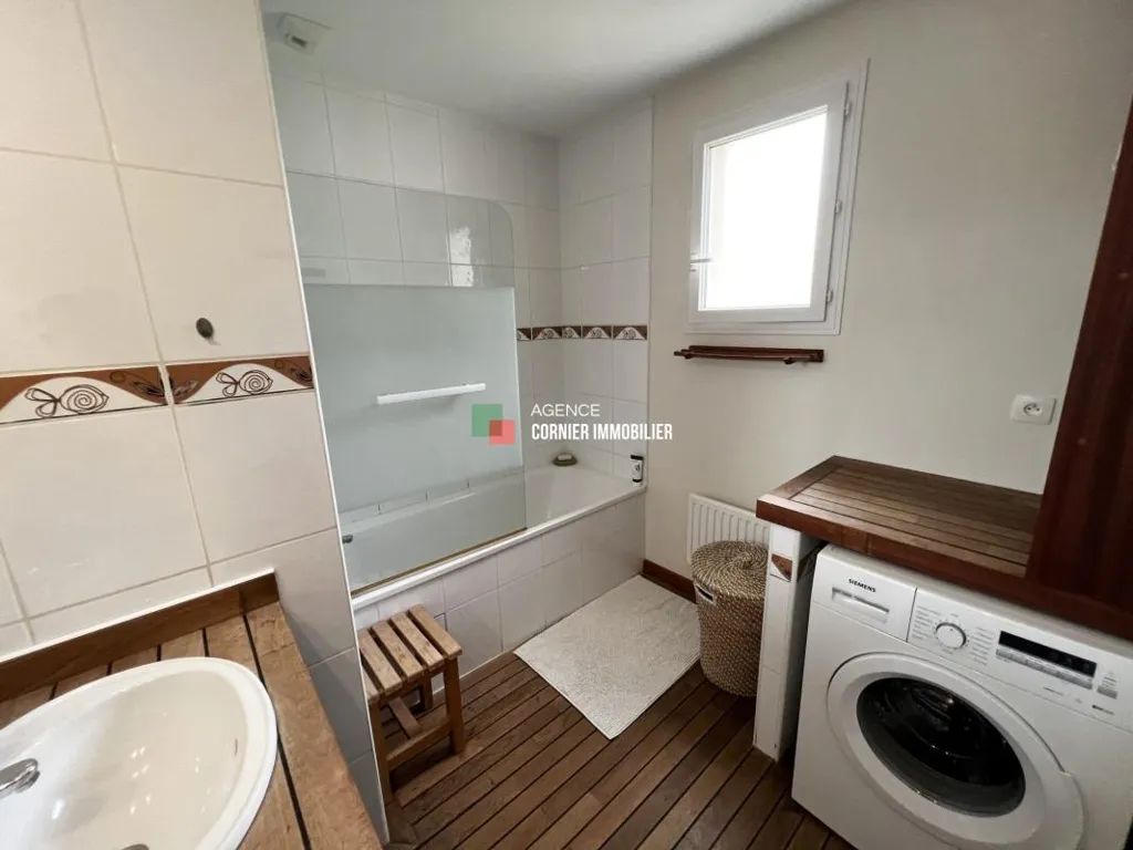 Salles de bain - Maison Mitoyenne avec Terrasse Sud-Ouest à Acigné
