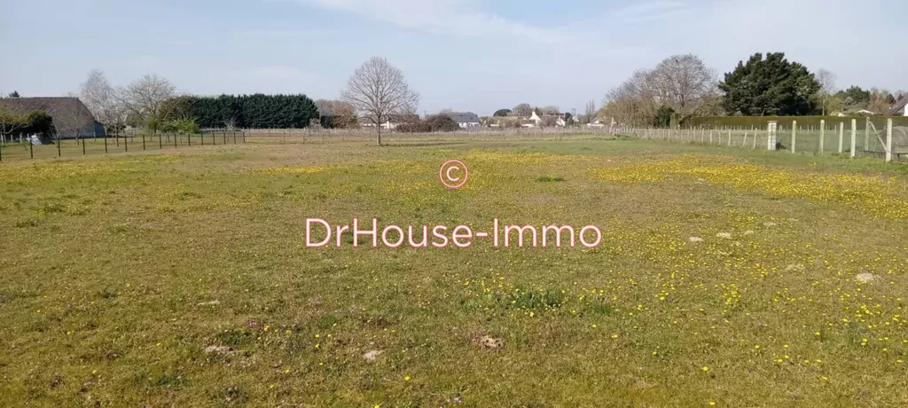 Aed - Buildable Plot with 32m Frontage in Savigné-sur-Lathan