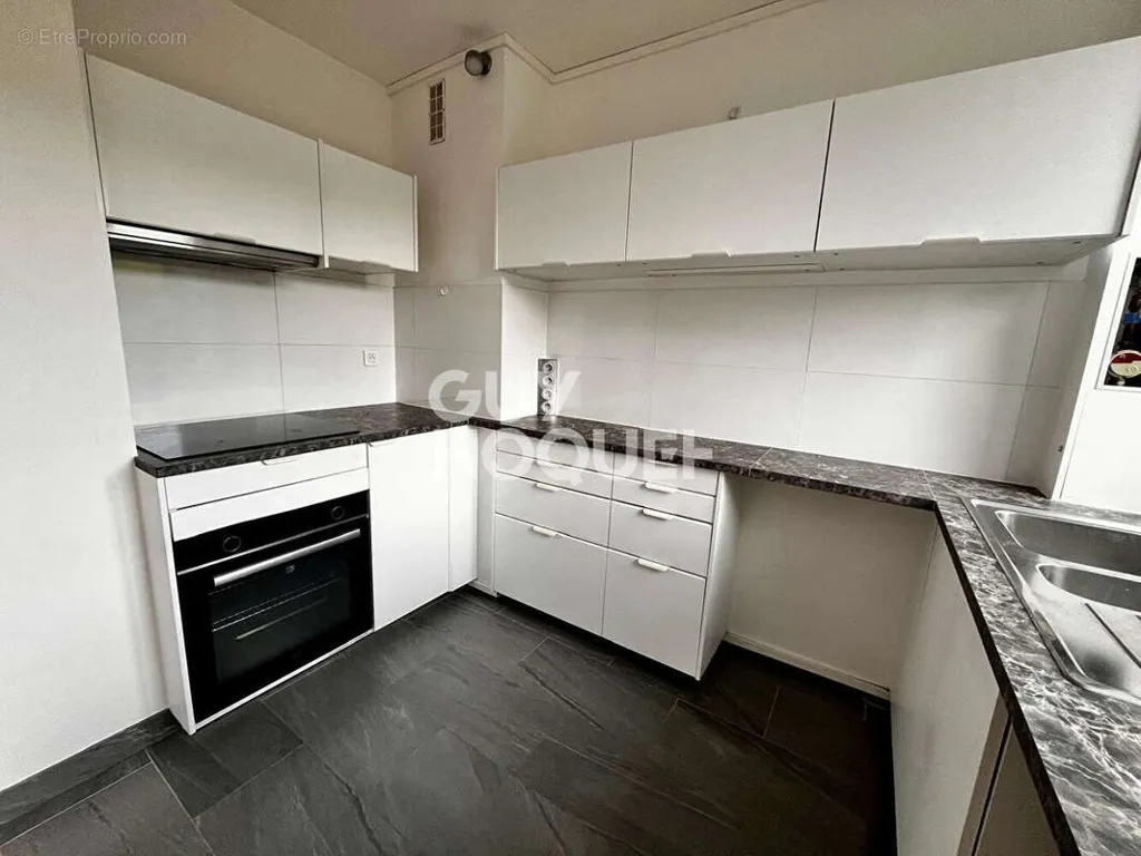 Cuisine - Appartement 3 Pièces avec Vue Dégagée à Malakoff