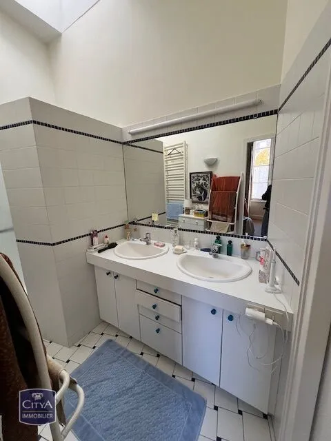 Salles de bain - Maison de Caractère avec Jardin au Mans