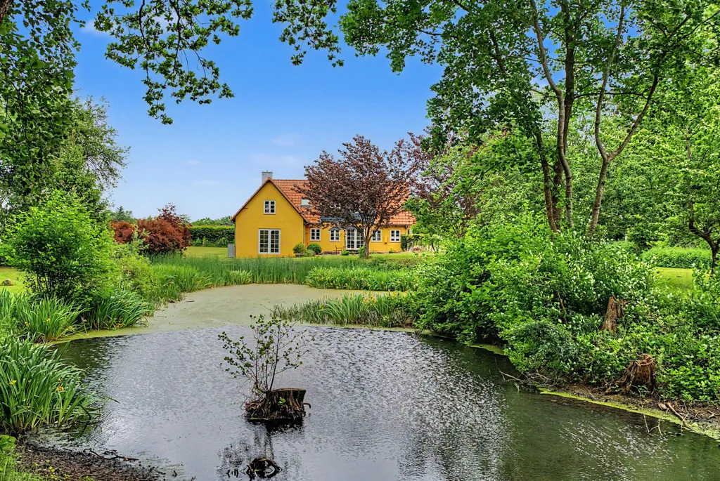 Garden - Villa with Forest View in Faaborg