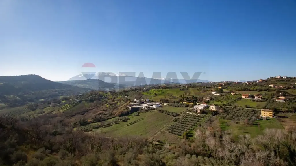 Jardin - Contemporary Villa with Panoramic Views in Chieti
