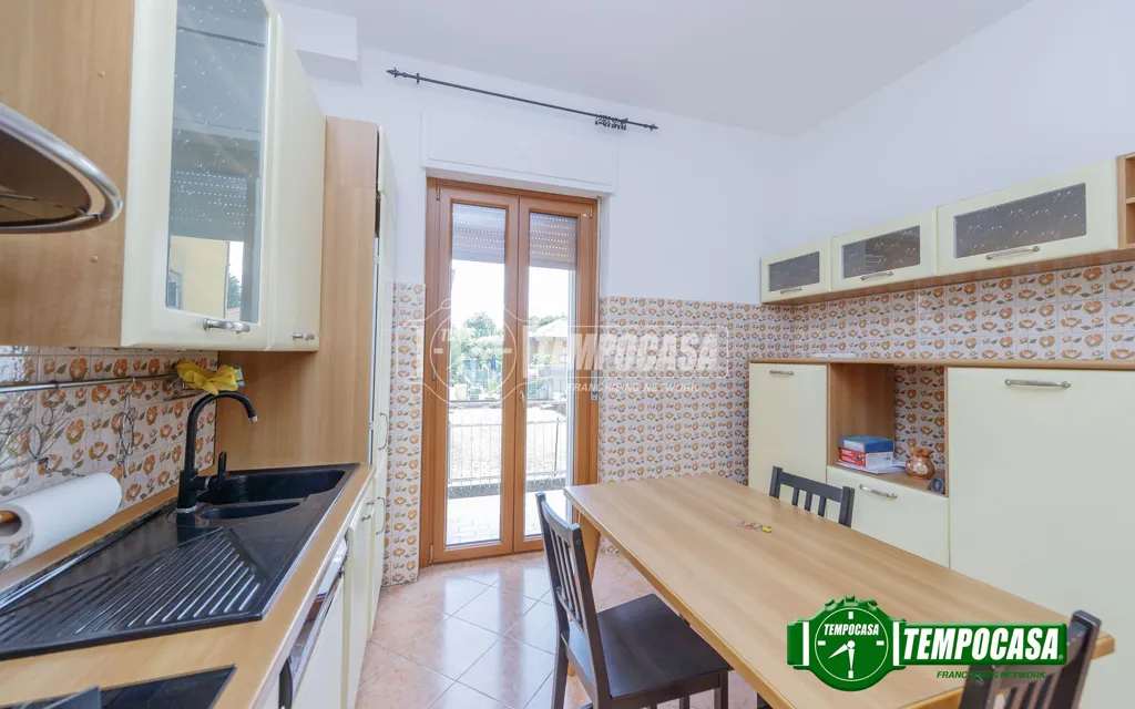 Cucina - Rustic 3-Bedroom Apartment in Pero