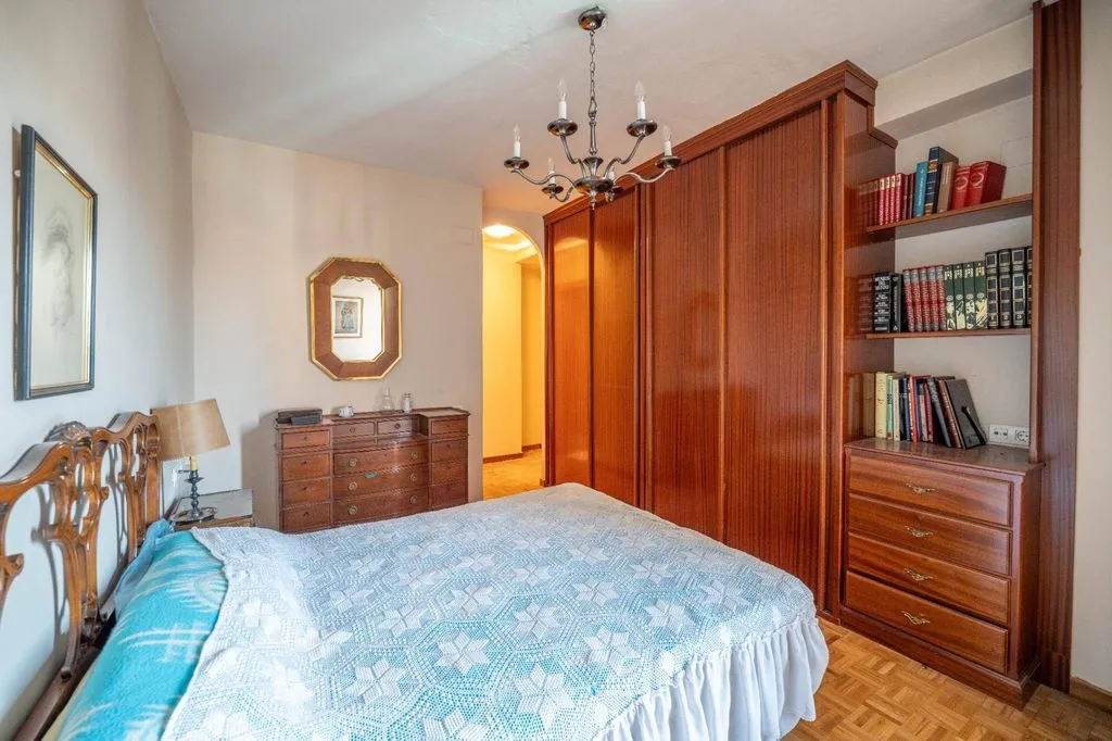 Magamistoad - Luxury Flat with Balcony in Gran Capitán, Granada