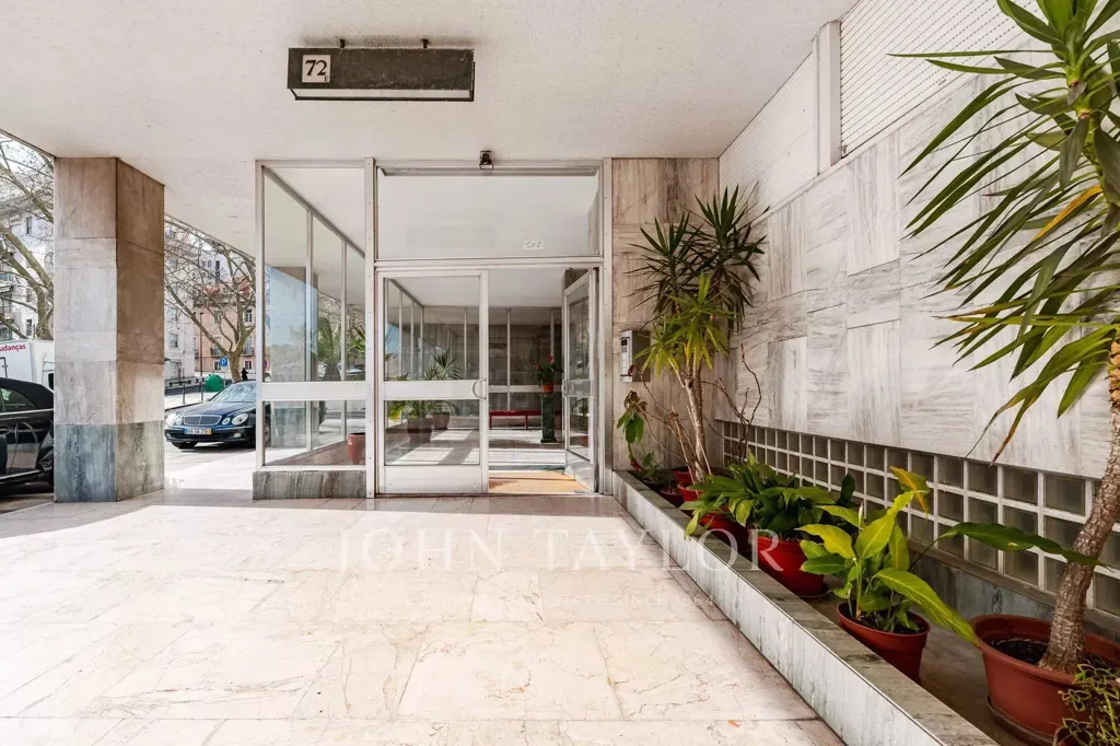 Ingresso - Contemporary Flat with Balcony in Amoreiras, Lisbon