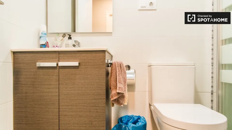 Vannitoad - Shared Flat with Balcony in Aiora, Valencia