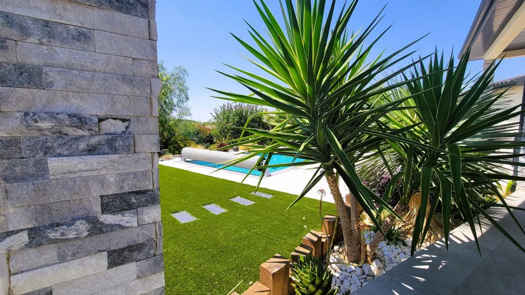 Jardin - Villa d'Architecte avec Piscine à Tourbes