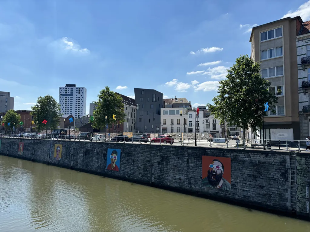 Studio Duplex avec Cour Intérieure à Molenbeek-Saint-Jean