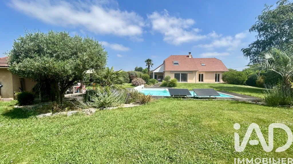 Jardin - Maison Familiale avec Piscine à Denguin