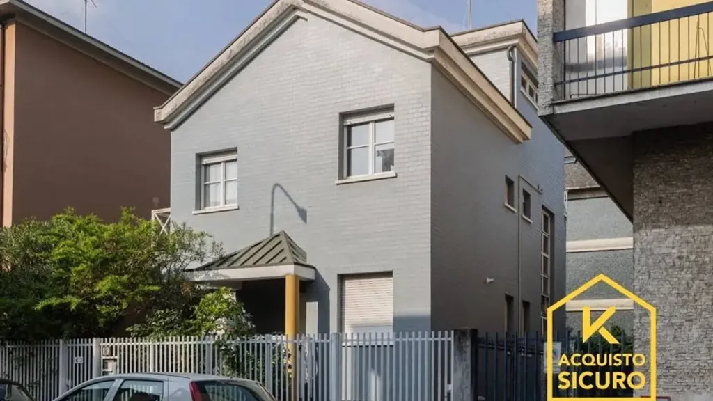 Exterior - Luxury Villa with Private Garden in Milan