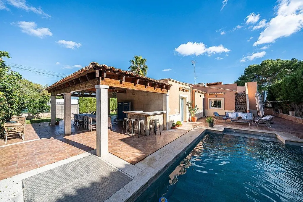 Pool - Chalet with Pool and Terrace in Cala Romántica