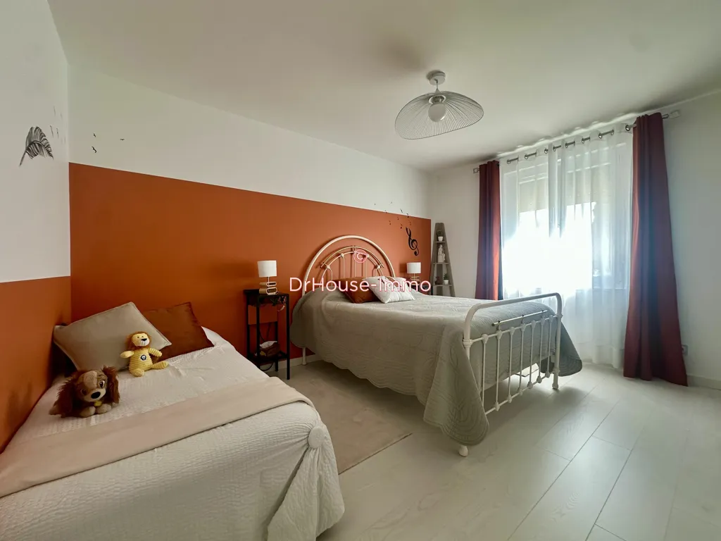 Chambres - Maison avec Piscine et Jardin à Malissard