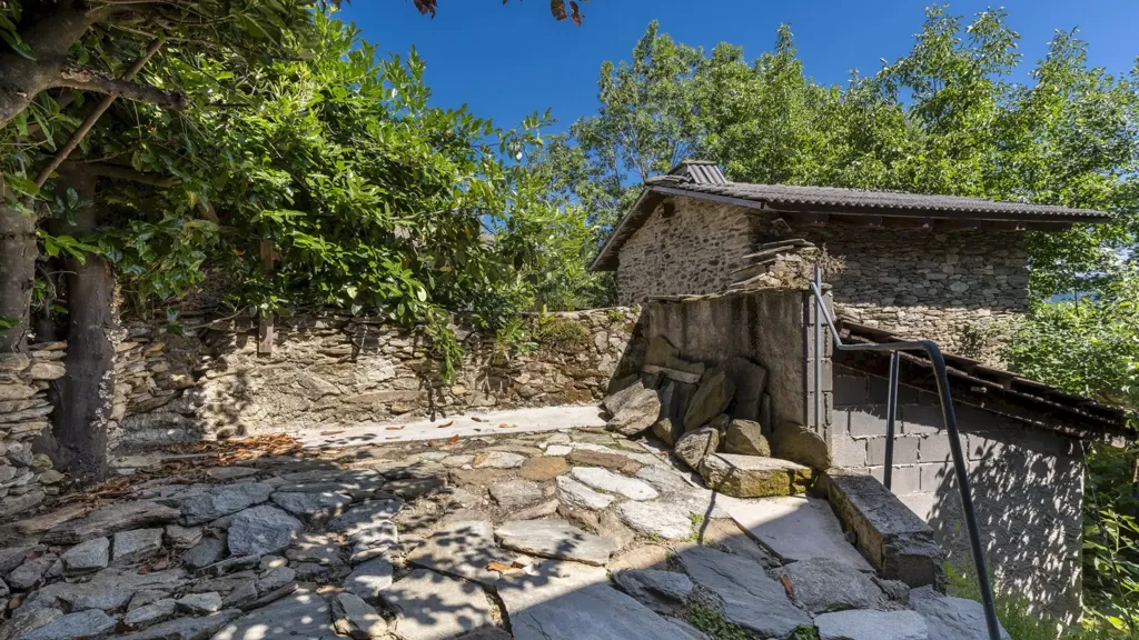 Terrasse - Rustic Cottage with Woodland View in Roccabruna