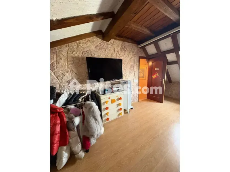 Toad - Semi-detached House with Pool in Villamayor