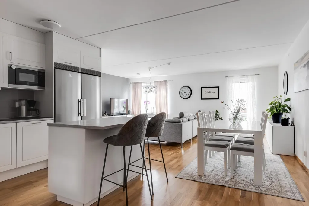 Köök - Apartment with South-Facing Balcony in Åbrodden