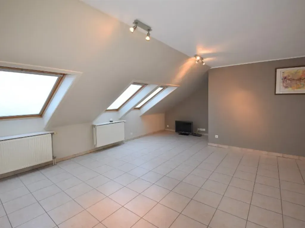 Pièces - Appartement Charmant avec Vue à Menen