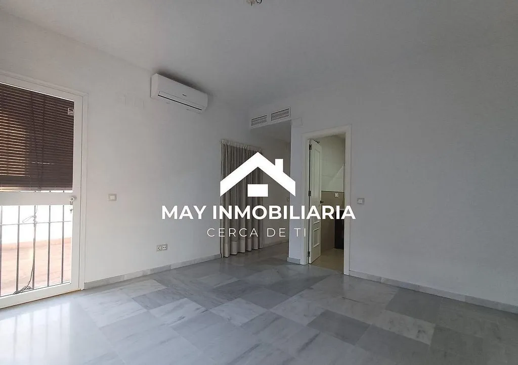 Toad - Semi-detached House with River View in Coria del Río