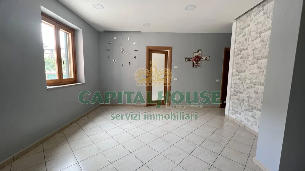 Entrée - Two-Level Apartment with Balcony in Monteforte Irpino
