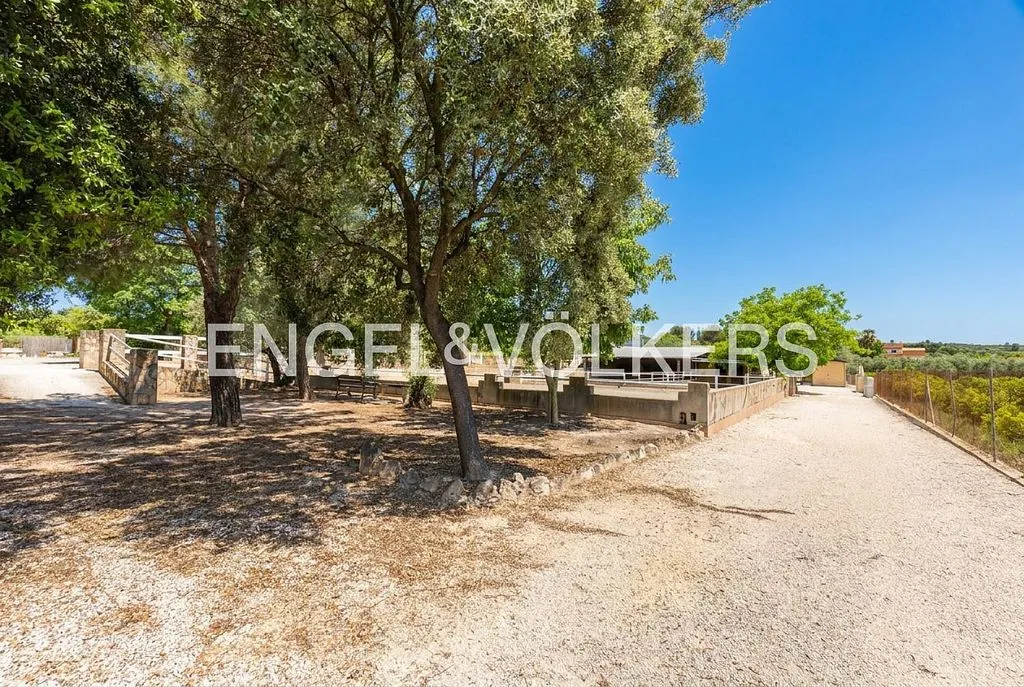 Välivaade - Equestrian Estate with Pool in Enguera