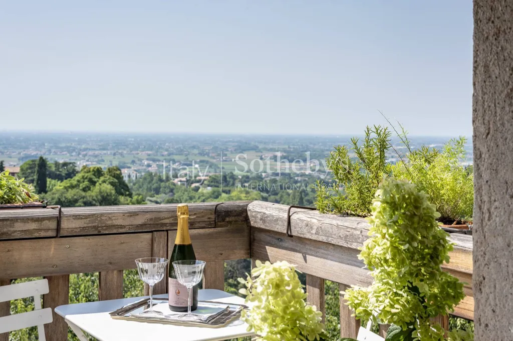 Balcon - Restored Attic Apartment with Panoramic Terrace in Asolo