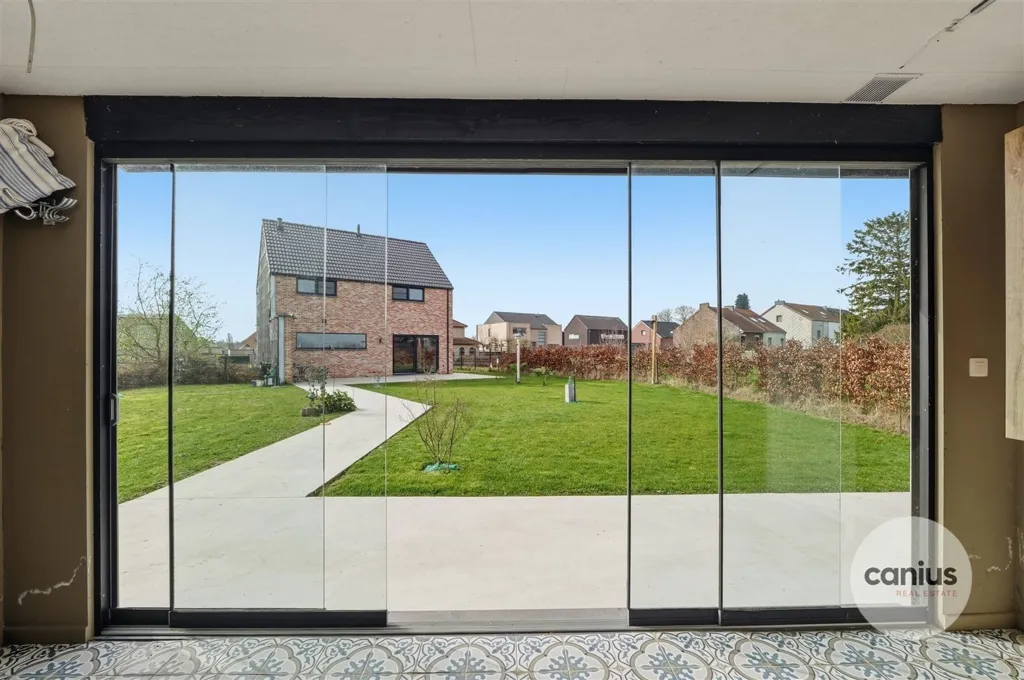 Terrass - Energy-Efficient House with Elevator in Landen