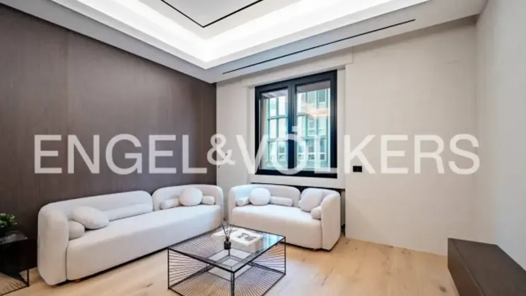 Séjour - Renovated Triplex with Balcony in Milan