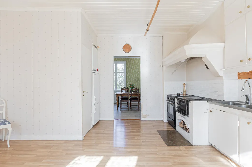 Cuisine - Charming Farmhouse with Workshop in Salbohed