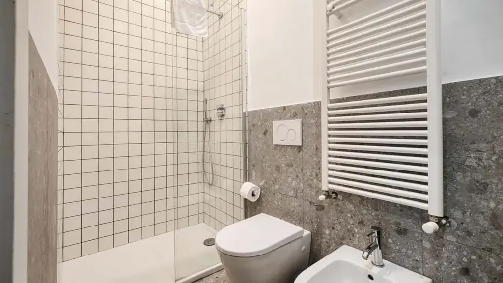 Salles de bain - Loft with Open Kitchen in Porta Vittoria, Milan