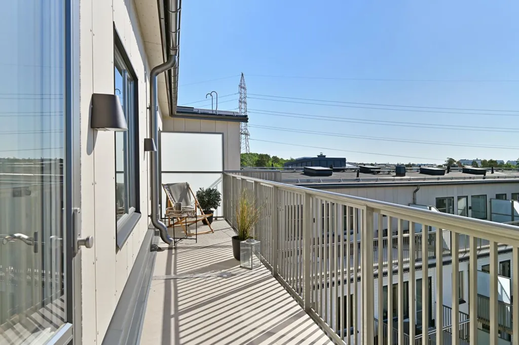 Rõdu - Apartment with Balcony in Solna